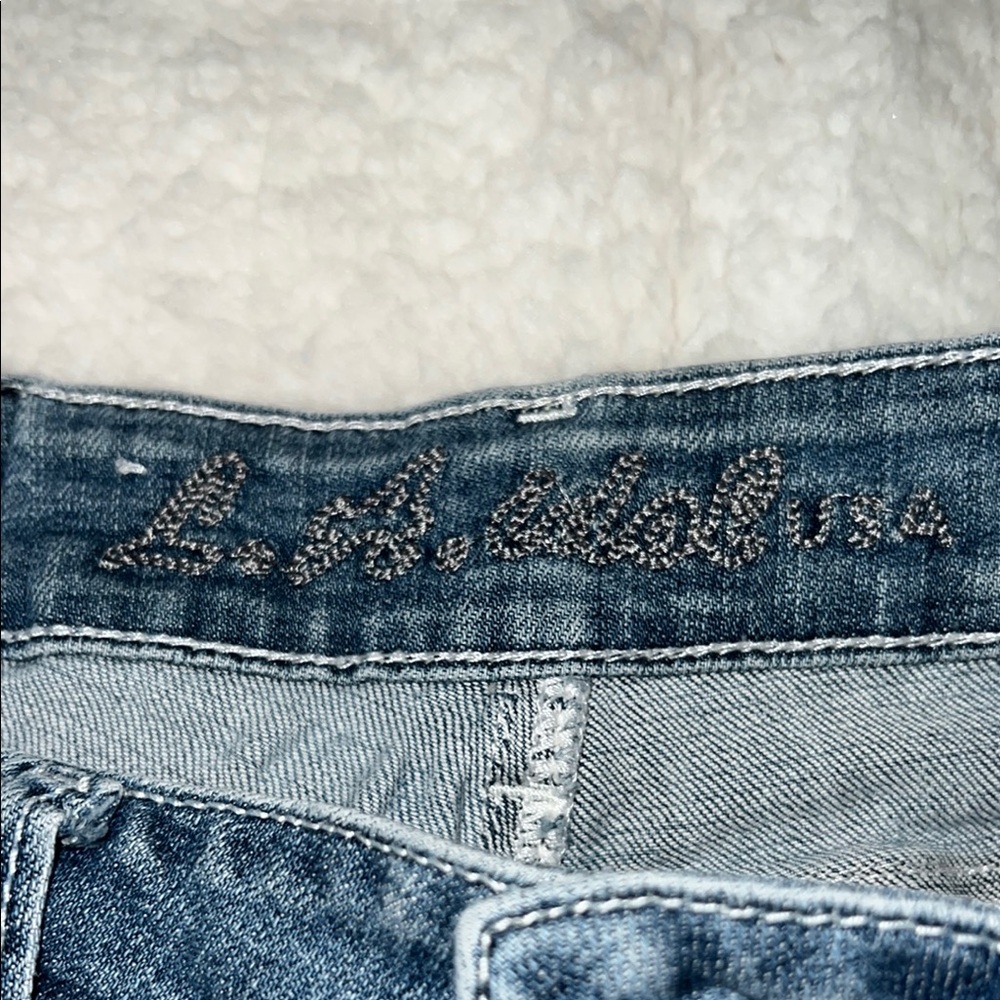 L.A. Idol Blue Skinny Jeans with Embroidered Design - Picture 12 of 15